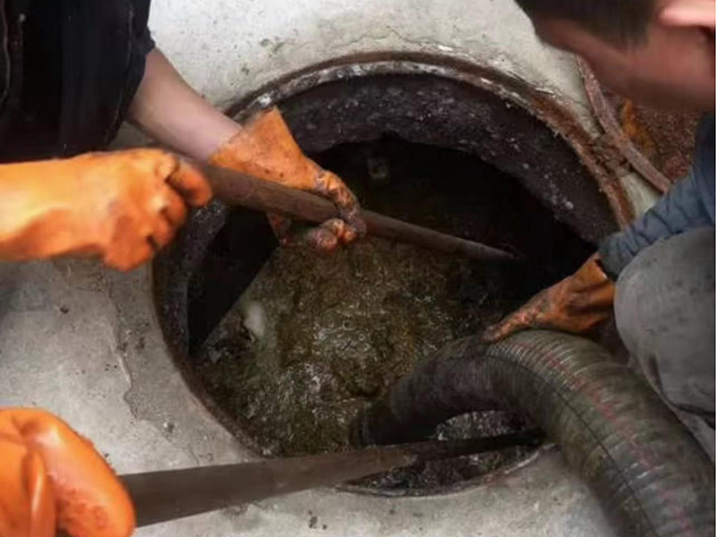 大方清理化粪池时如何避免沼气的危害?